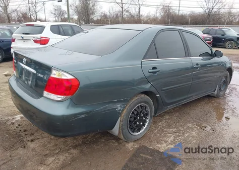 2005 Toyota Camry Le z USA, uszkodzony, nr VIN 4T1BE32K15U082133